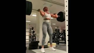 Super Strong Powerlifter Girl Training HARD 