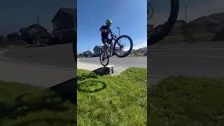 Cool jump #mtb #mountainbikejumps #bike #bikejump #bikejump #shorts #short #fun #fypシ゚viral #fyp