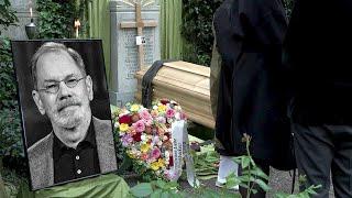 Beerdigung von Klaus Otto Nagorik Kollegen Familie und Traurige Fans Zollen Tribut
