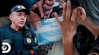 Mãe solteira transporta 1 kg de cocaína  Operação Fronteira América do Sul  Discovery Brasil