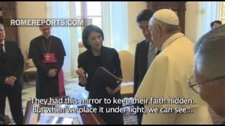 Japans prime minister gives Pope a Japanese magic mirror