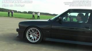 HD BMW M3 V10 E30 vs BMW 325i tuned E30