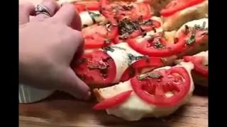 How To Make Tomato Mozzarella Garlic  Bread Dippers