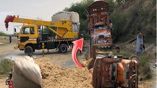 How To Lift The Truck With Crane  Truck Fell While Carrying Load