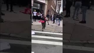 LOOTING A MALL IN US PROTESTS FUNNY 
