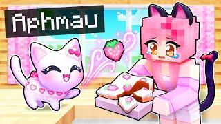 Playing Minecraft as a HELPFUL Strawberry Cake Kitten