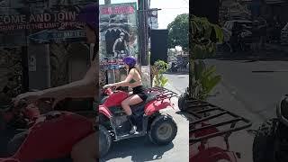 Si Sexy dari Australia bawah Motor 4 Roda  Awas Salah fokus #atv #  #baliatv #baliholiday #bali