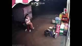 virall.. orang mesum ketangkap kamera cctv endingnya ngakak