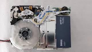 LTO full height tape drive - Loading a tape