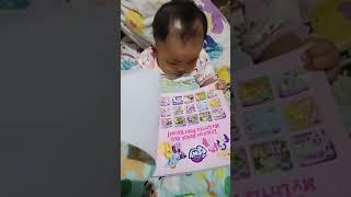 Bayi belajar baca