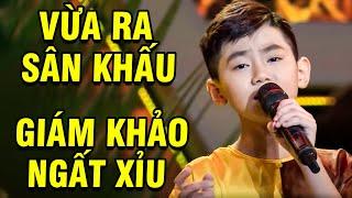 Cả Trường Quay GIẬT MÌNH Khi Nghe Cậu Bé VỪA RA SÂN KHẤU Hát  TUYỆT ĐỈNH SONG CA NHÍ