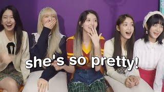 This is how IVE members admire Wonyoungs beauty