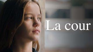 LA COUR 2022 FILM