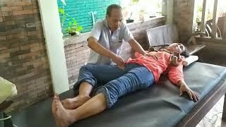 MASTER THERAPY  CEDERA KAKI.. DIPIJAT .. MERINTIH  KESAKITAN #massage #therapy