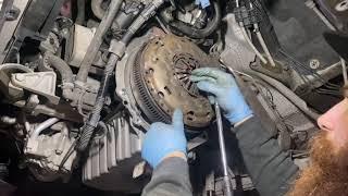 Volkswagen Transporter T5 - Clutch Replacement