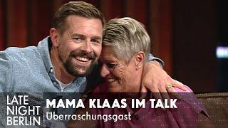 Klaas ECHTE Mama als Überraschungsgast im Studio  Late Night Berlin