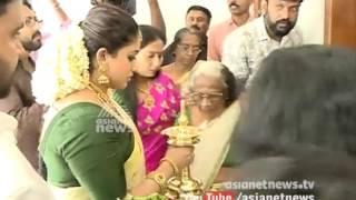 After marriage Dileep - kavya Madhavan reach Dileeps Home in Aluva