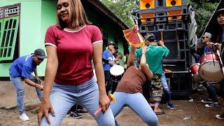 Go-yank Ebot 3 Dancer Lambada Bohay Pade Ngerinsang