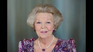 QUEEN BEATRIX DEPRESSED SHES LONELY