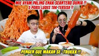 5 PORSI KURANGG  BILA PERLU MASNYA..GEROBAKNYA GUE MAKAN  MIE AYAM TER ENAK SEPANJANG MASA