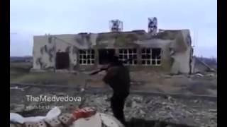 Сенсация    Ополченцы ДНР бьют из РПГ 7 по новому терминалу   Militias hit from an RPG 7