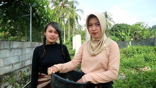 Meet the Village Widow and Village Girl Brothers and Sisters After Harvesting Cucumber Suri