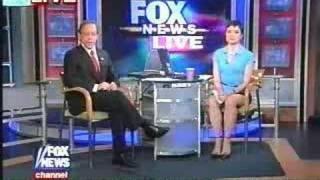 Fox News Reporter- Uncrossed Legs WOW