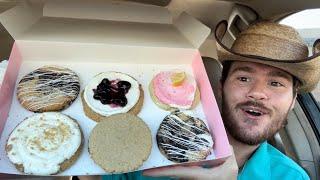 CRUMBL COOKIES REVIEW 165 Raspberry Lemonade Blueberry Cheesecake Cannoli Golden Oreo C&C