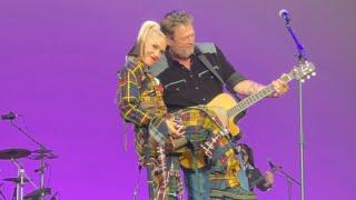 Gwen Stefani feat. Blake Shelton “Purple Irises” LIVE at Minnesota Yacht Club Festival 71924