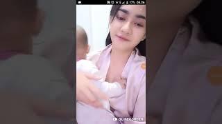 Mama muda cantik live mau netein utingnya keliatan