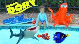 FAMILY FUN TIME WITH FINDING DORY POOL TOYS  Video 571