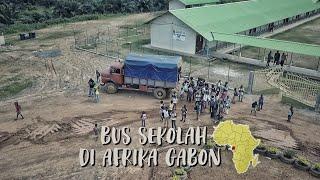 BUS SEKOLAH DI AFRIKA GABON DAN KEHIDUPAN ANAK-ANAK AFRICA  MELIAT DARI DRONE