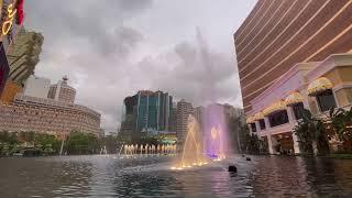 Wynn Hotel - Water Fountain Show & Tree of Prosperity Show