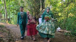 TRADISI MANTEN ADAT MADURA MEMPELAI WANITA MAIN KERUMAH MEMPELAI PRIA JALAN KAKI MELEWATI HUTAN.