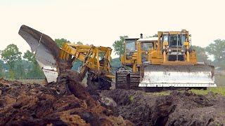 Worlds biggest plow  Deep ploughing  Caterpillar D8H E D6R 650HP  Bijker diepploegen