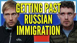 Bestehen des russischen Einwanderungstests  Foil Arms and Hog
