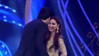 Mahira Khan Dance with Shahrukh khan Pakistani