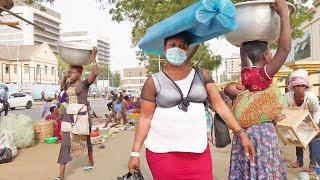 HOW AFRICANS CARRY THINGS ON THEIR HEAD AFRICAN WALK VIDEOS
