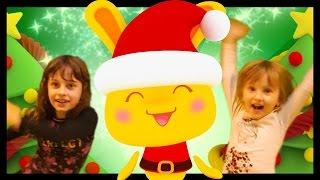 Danse des Titounis avec STUDIO BUBBLE TEA version Noël avec Kalys et Athena pour les enfants