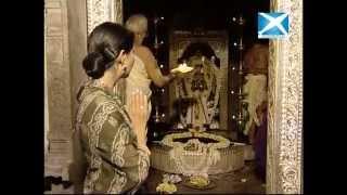 Yatra - Deepti Bhatnagar worships Lord Shiva at Murudeshwara temple