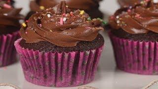 Chocolate Cupcakes Recipe Demonstration - Joyofbaking.com