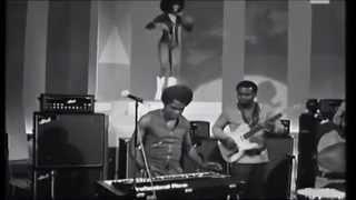 James Brown and the Original JB’s with Bootsy Collins italian TV-show 1971