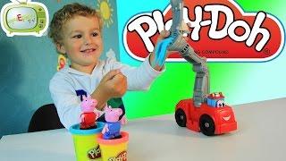 Пожарная машина Play-Doh. Пожарные Кучеряхи спасают Свинку Пеппу и Джорджа из объятого пламенем дома