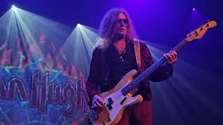 Glenn Hughes You Keep On Moving Deep Purple cover Live @ the Landis Theater Vineland NJ 91124