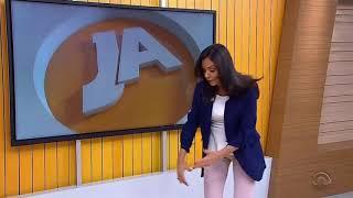 Apresentadora derruba Tablet ao vivo no Jornal do Almoço