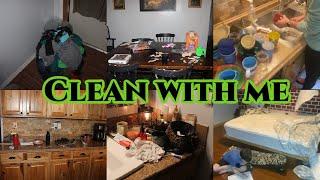 Clean with me #cleanwithme #cleaningmotivation #mobilehomeliving