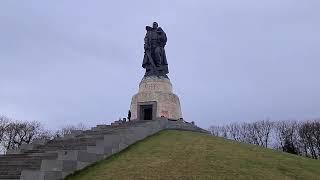 ️Осквернение вандалами мемориала советским воинам в Трептов-парке. Берлин. Германия. 08.04.2022.