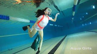 The Deep - Wet t-shirt scuba girl