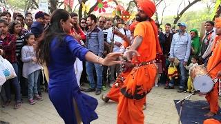 Delhi Girl dances with folk tunes at Surajkund Mela India