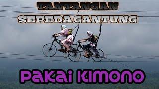 Tantangan Bersepeda Gantung memakai Kimono